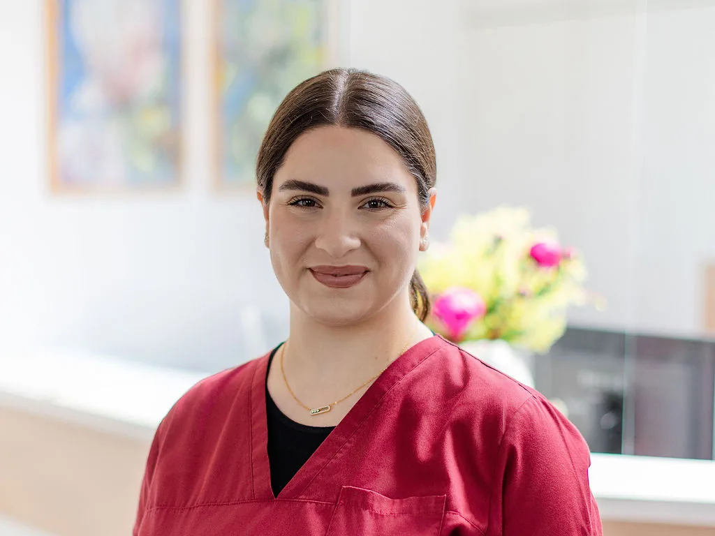 Elina Tabbakh Maheri, Medizinische Fachangestellte der Praxis Zare